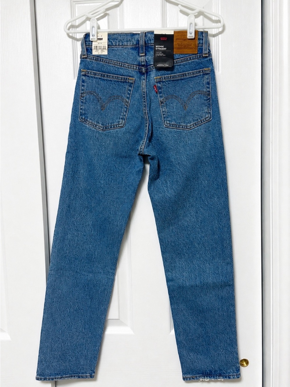 Levi’s Premium Wedgie Straight Jeans 24x26 High Rise Medium Wash NWT - Picture 2 of 6